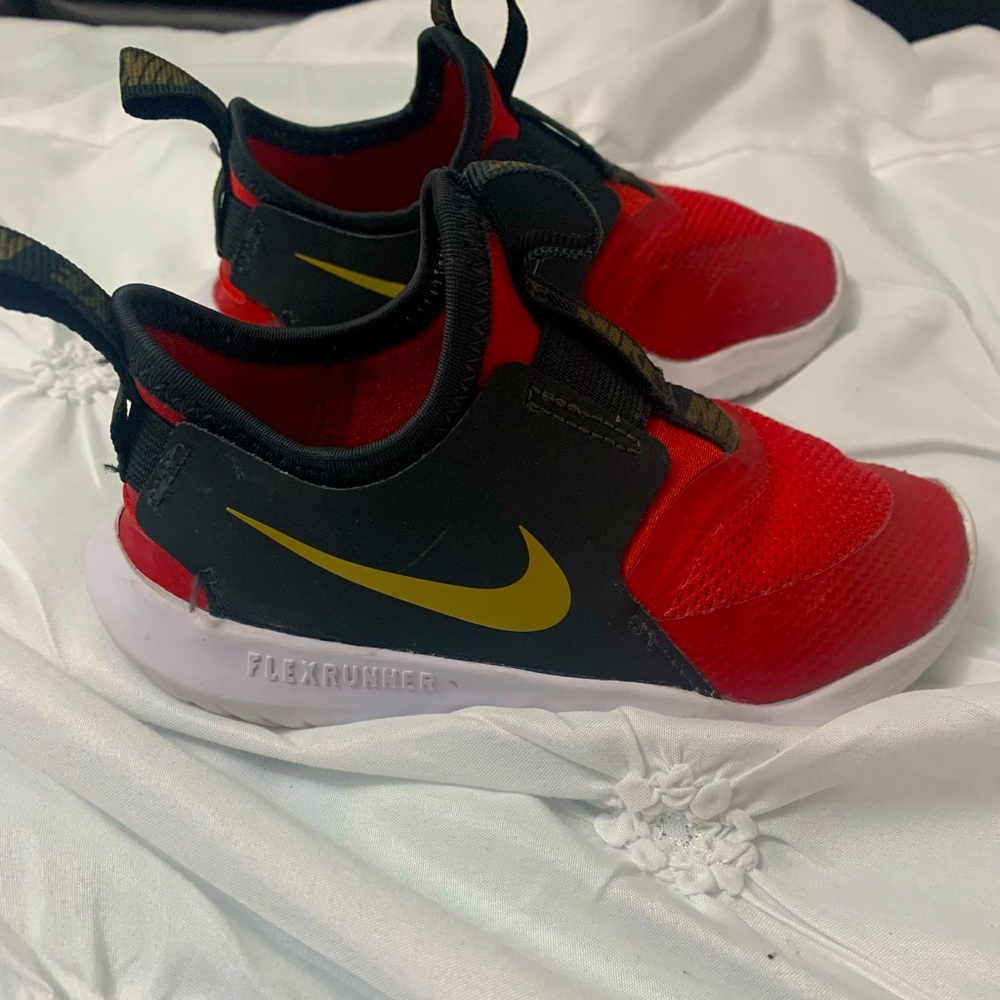 Red nike size 9 toddler